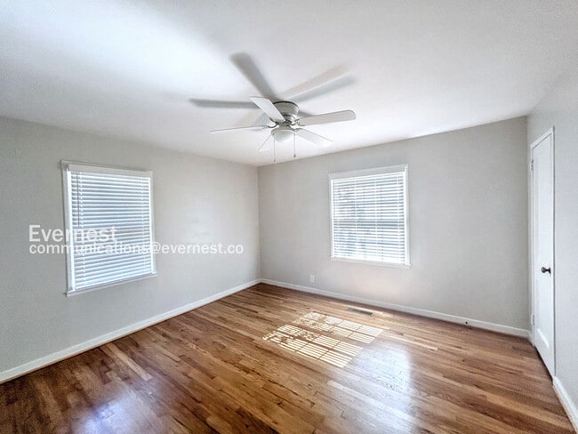 Building Photo - 608 Cobb St