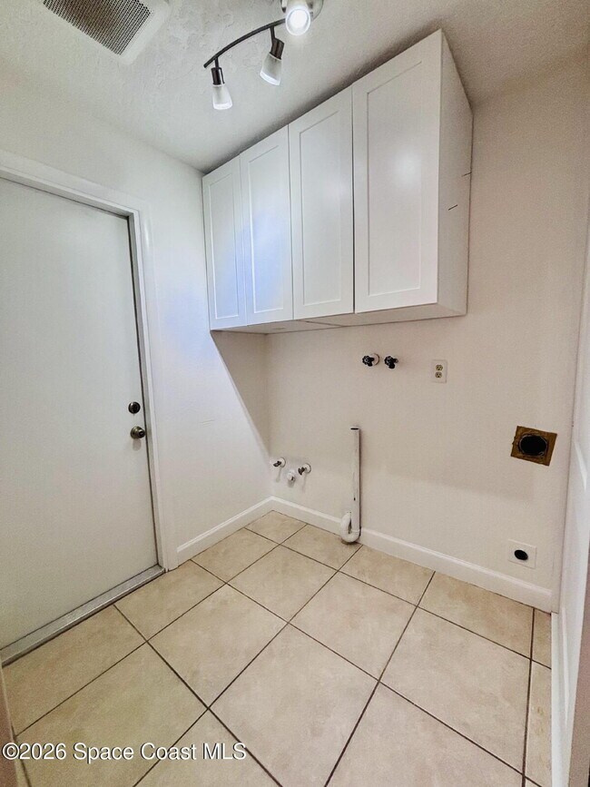 Building Photo - 116 Jupiter Ct