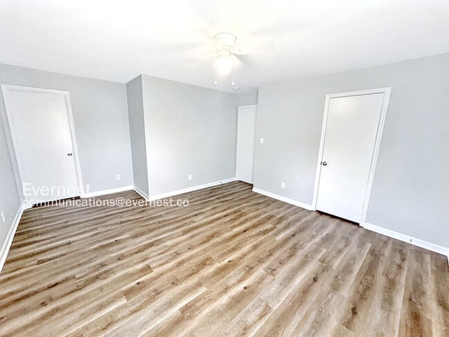 Building Photo - 165 Bayside Ln