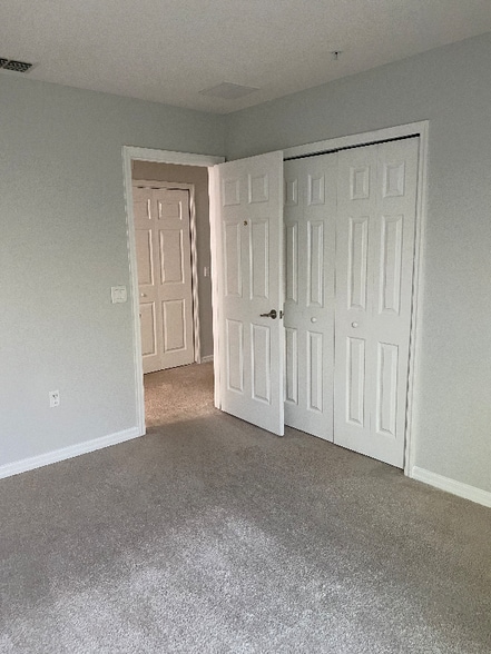 Building Photo - 9635 Tivoli Villa Dr