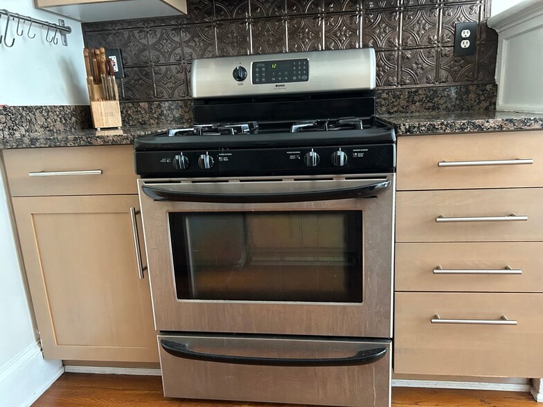 Building Photo - 61 16th St NE