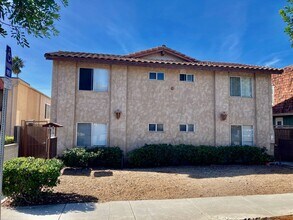 Building Photo - 1 Bed, 1 Bath North Park $500 Move-in Credit