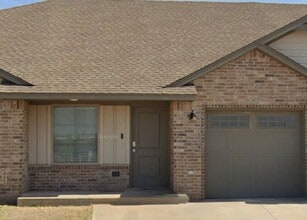 Building Photo - Move In for Less: Updated NW OKC 2-Bed Home with Granite Kitchen