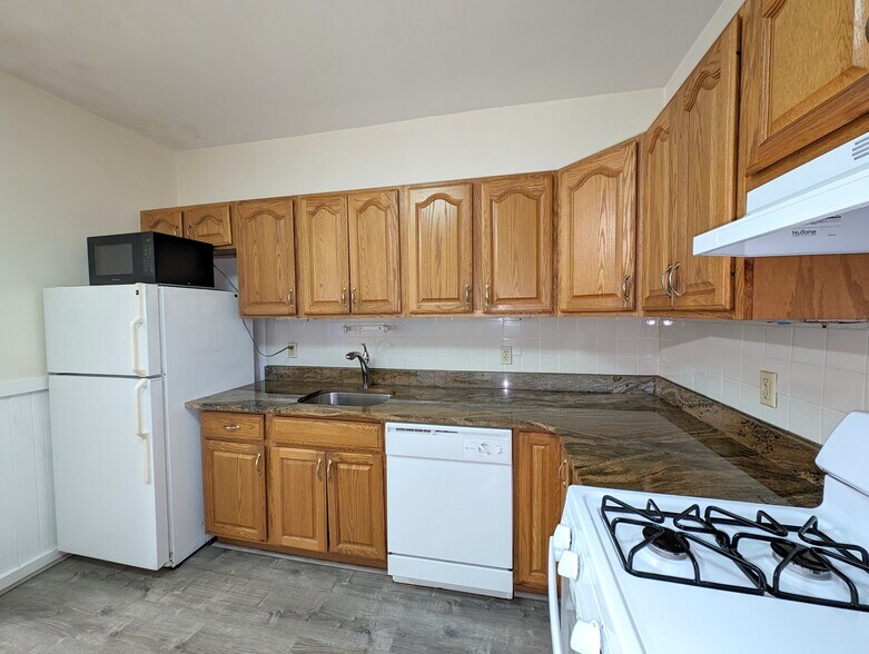 Building Photo - 5 Freeman St