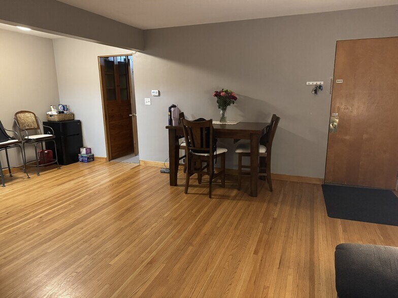 Main level - 312 N 4th St