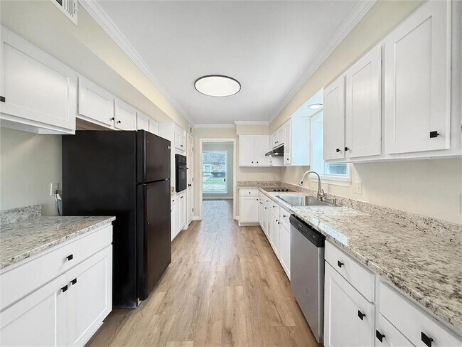 Building Photo - 2733 W Friendship Dr