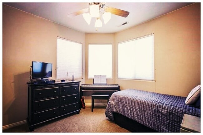 Building Photo - 328 S 300 W