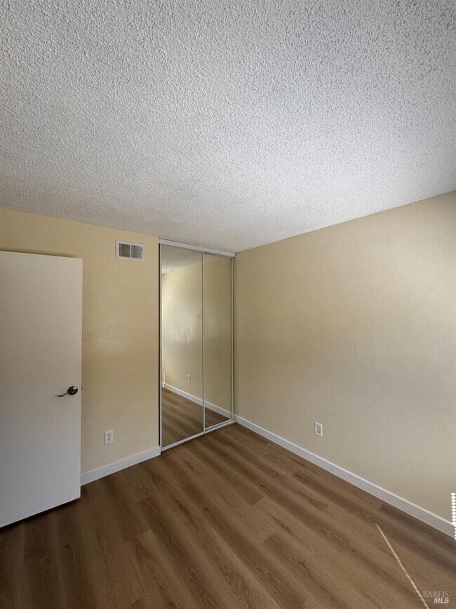 Building Photo - 120 Merrimac Ct