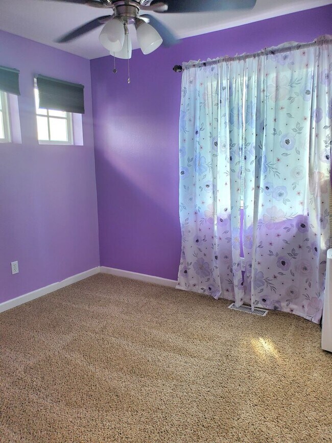 Building Photo - 5 Bed /3 Bath Home in Spanaway