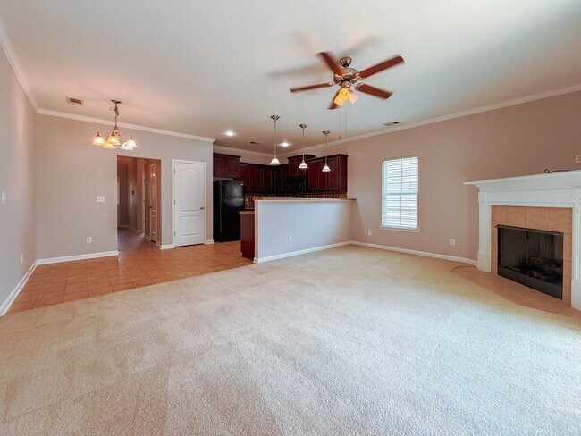 Building Photo - 11 Red Robin Ct