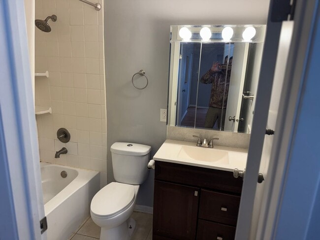 Building Photo - 7932 Whitcomb St