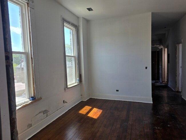 Building Photo - 3444 S Western Ave