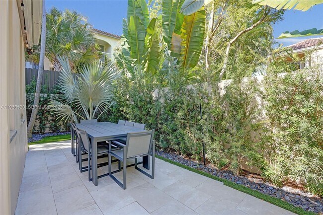 Building Photo - 20824 NE 37th Ave