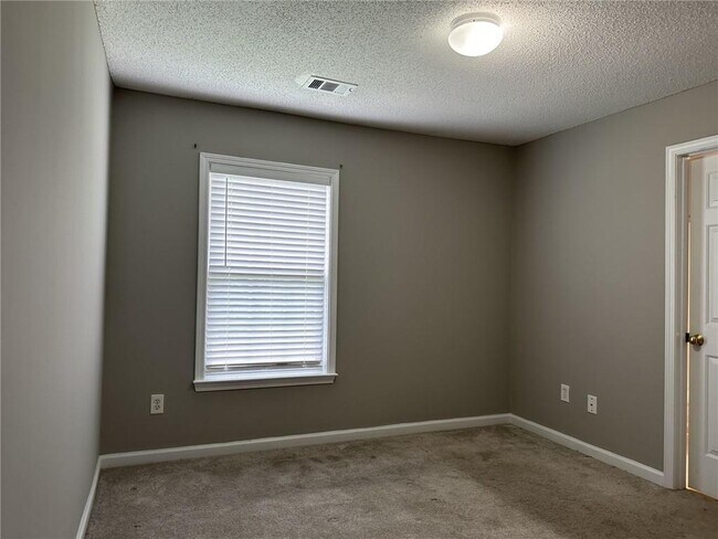 Building Photo - 2754 Regent Walk Dr