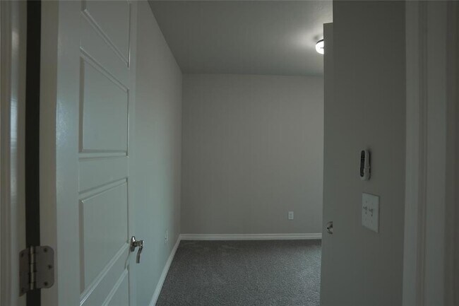 Building Photo - 5216 Bing Cir