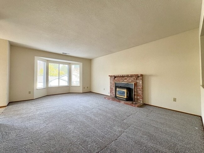 Building Photo - Beautiful Well Kept 3 bedroom for Rent - Folsom