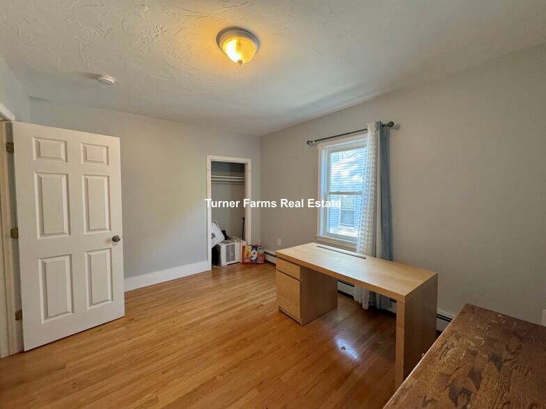 Building Photo - 40 Plymouth St