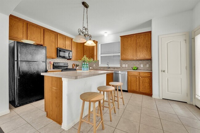 Building Photo - 10108 Cherry Hill Ln