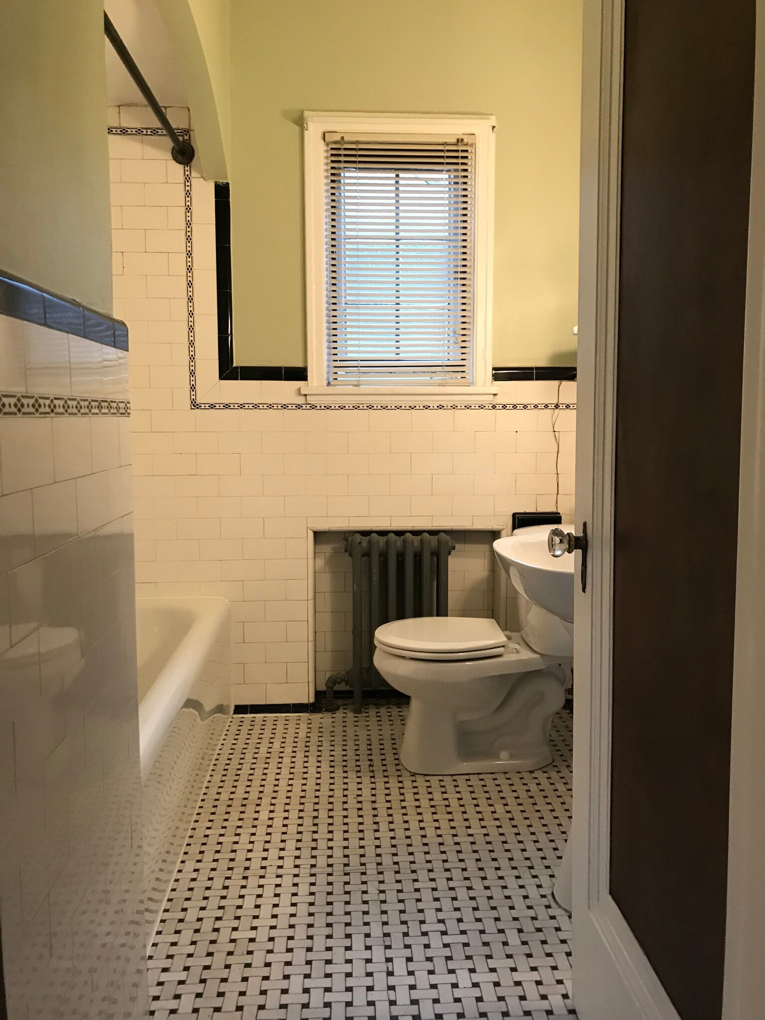Bathroom - 330 S Aiken Ave