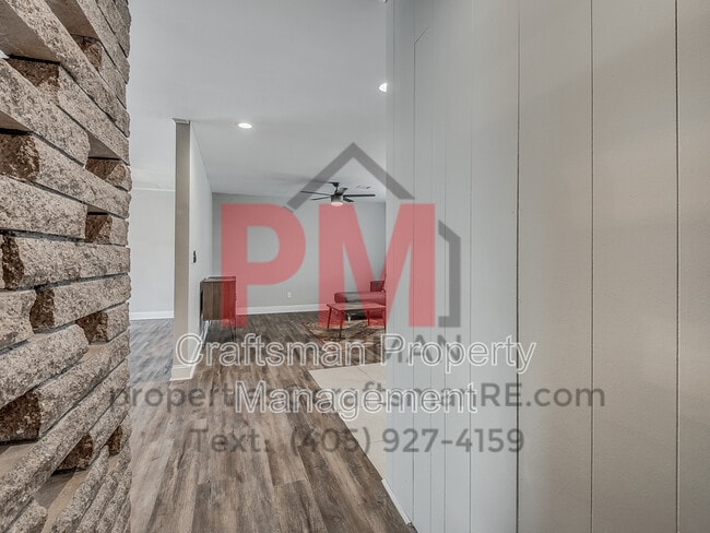 Building Photo - 13601 Pinehurst Rd