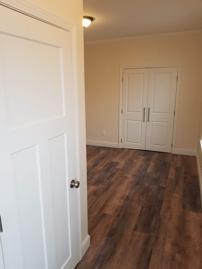 Building Photo - 1 Main St