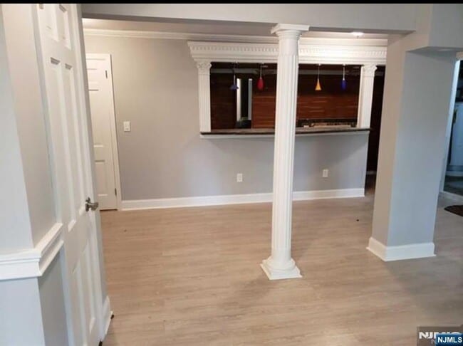 Building Photo - 96 Heights