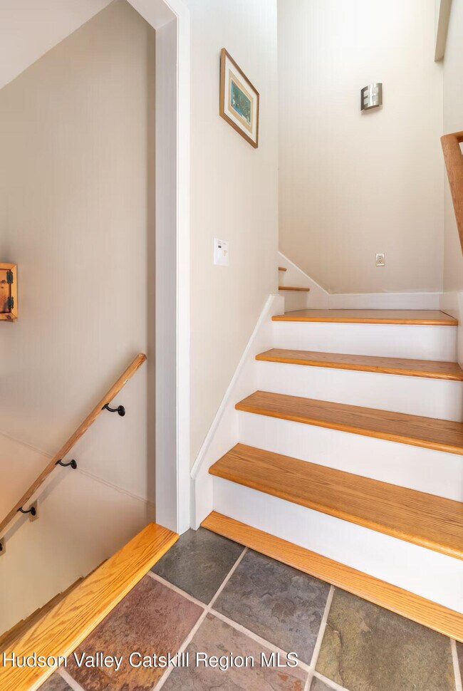 Building Photo - 37 Garage Place Rd