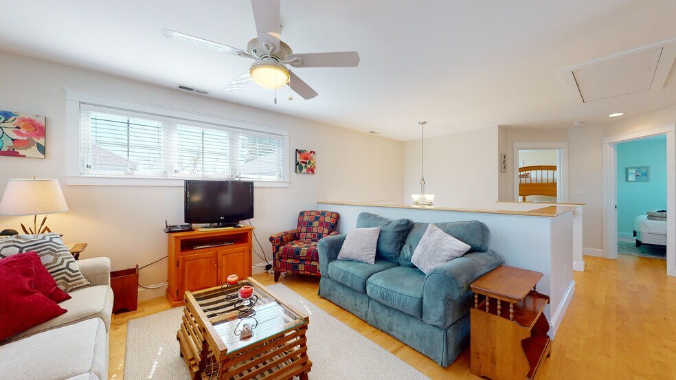 Building Photo - 1 Sea Rose Ln