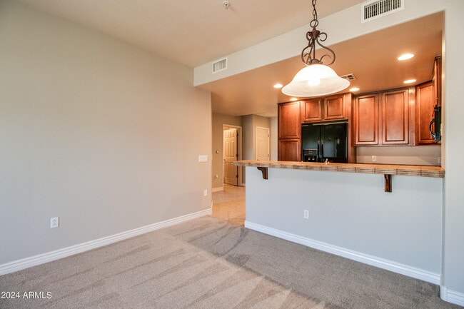Building Photo - 5450 E Deer Valley Dr