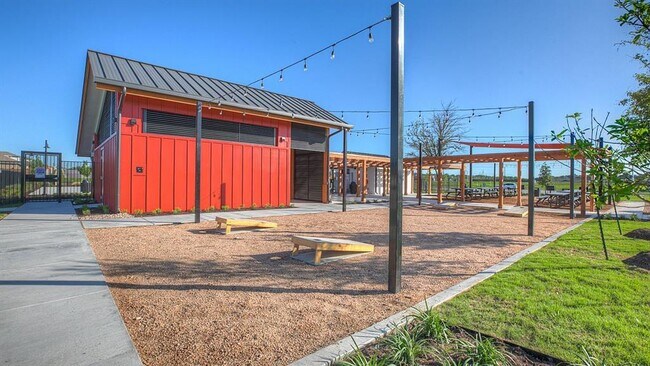 Building Photo - 490 Evergreen Sumac Lp