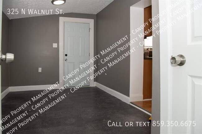 Building Photo - 325 N Walnut St