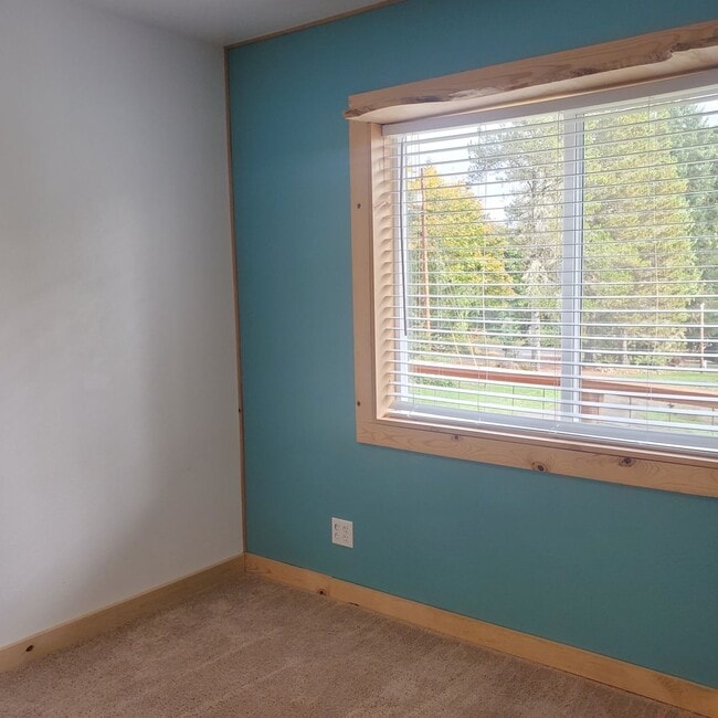 Building Photo - Awesome cabin for sale by owner or rent