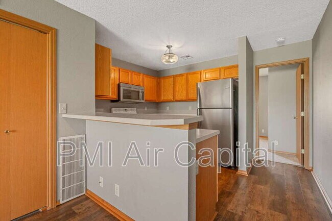 Building Photo - 333 S Tyler Rd