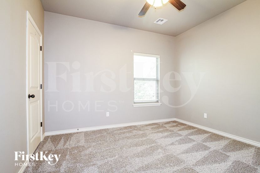 Building Photo - 12016 Garden Ct