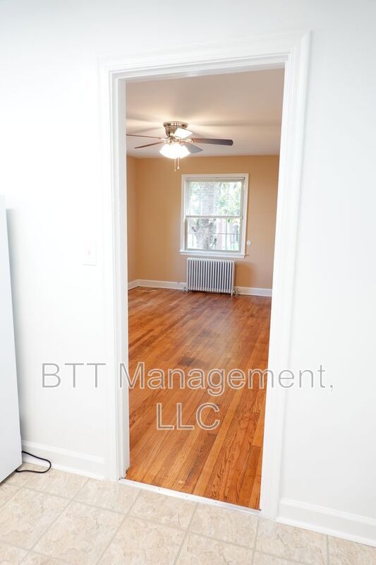 Building Photo - 310 Domer Ave