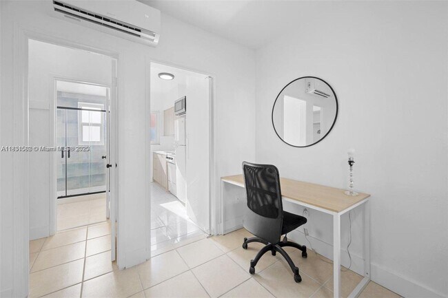 Building Photo - 550 NE 82nd Terrace