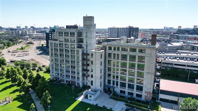 Building Photo - 2000 Little Raven St