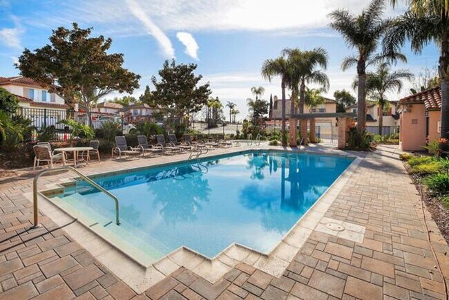 Building Photo - Desirable 3 Bedroom 2 Bath in Ivey Ridge C...
