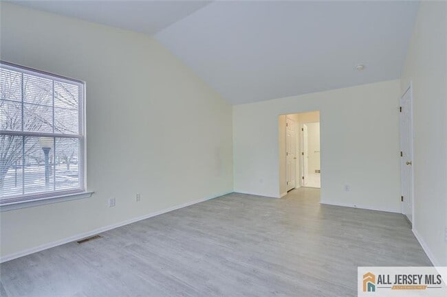 Building Photo - 401 Pheasant Run