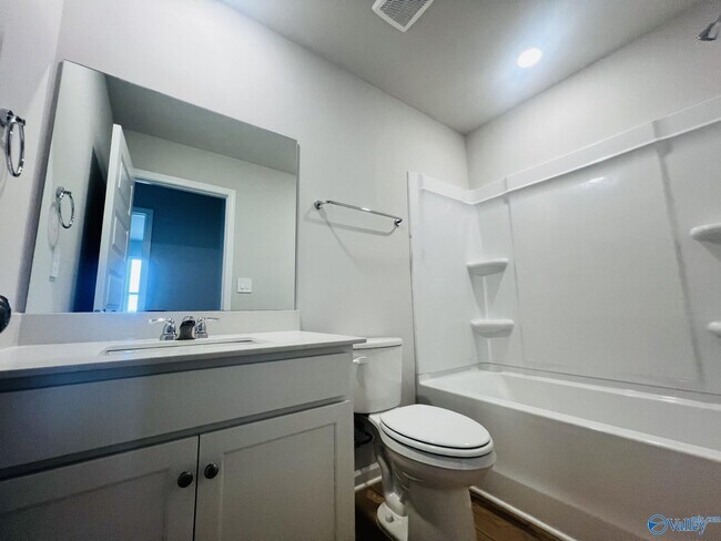 Building Photo - 16830 Orleans Dr