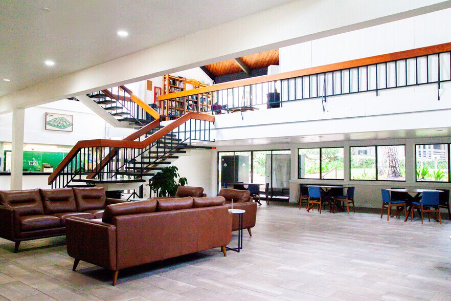 Clubhouse Lobby - 7777 W 91st St