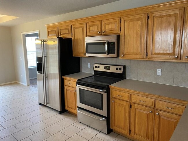 Building Photo - 4902 Hawthorne Way