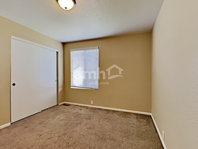 Building Photo - 15625 E 99th Ave