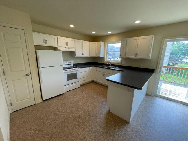 Building Photo - 906 Gregs Dr