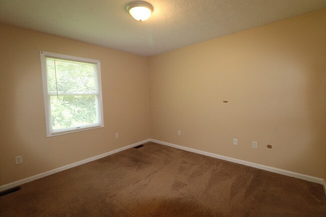 Building Photo - 126 Henry Ct