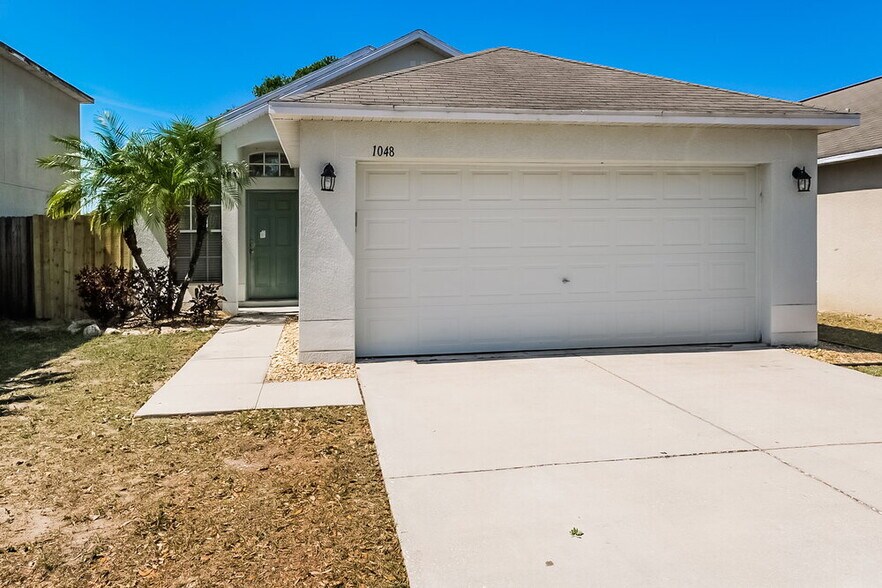 Primary Photo - 1048 Brenton Leaf Dr