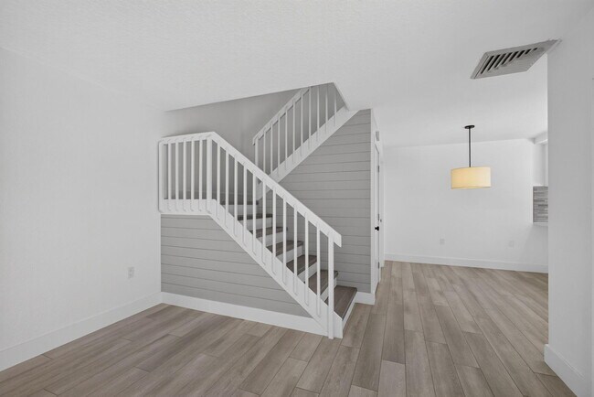 Building Photo - 2101 21st Way