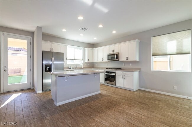 Building Photo - 10461 Skye Summit Ave