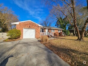 Building Photo - Great Neck Estates