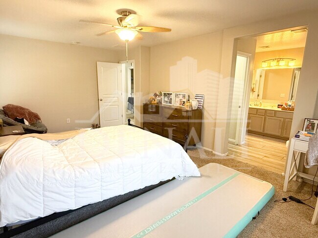 Building Photo - 2855 S Key Biscayne Dr